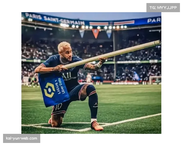 本泽马领衔吉达联合对阵新月首发名单 特奥坎特全员出战